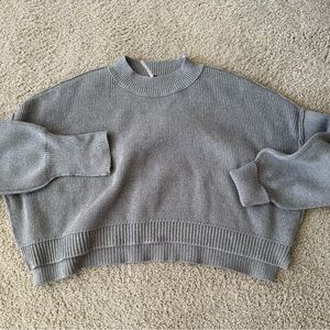 Free People cropped sweater. Gray, Size S.